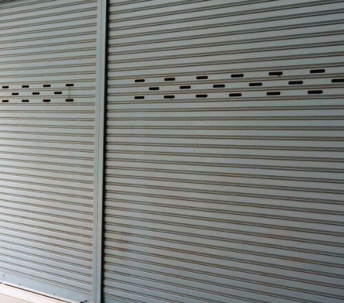 Porta de Aço de Enrolar em Contagem: Segurança para seu Comércio ou Galpão